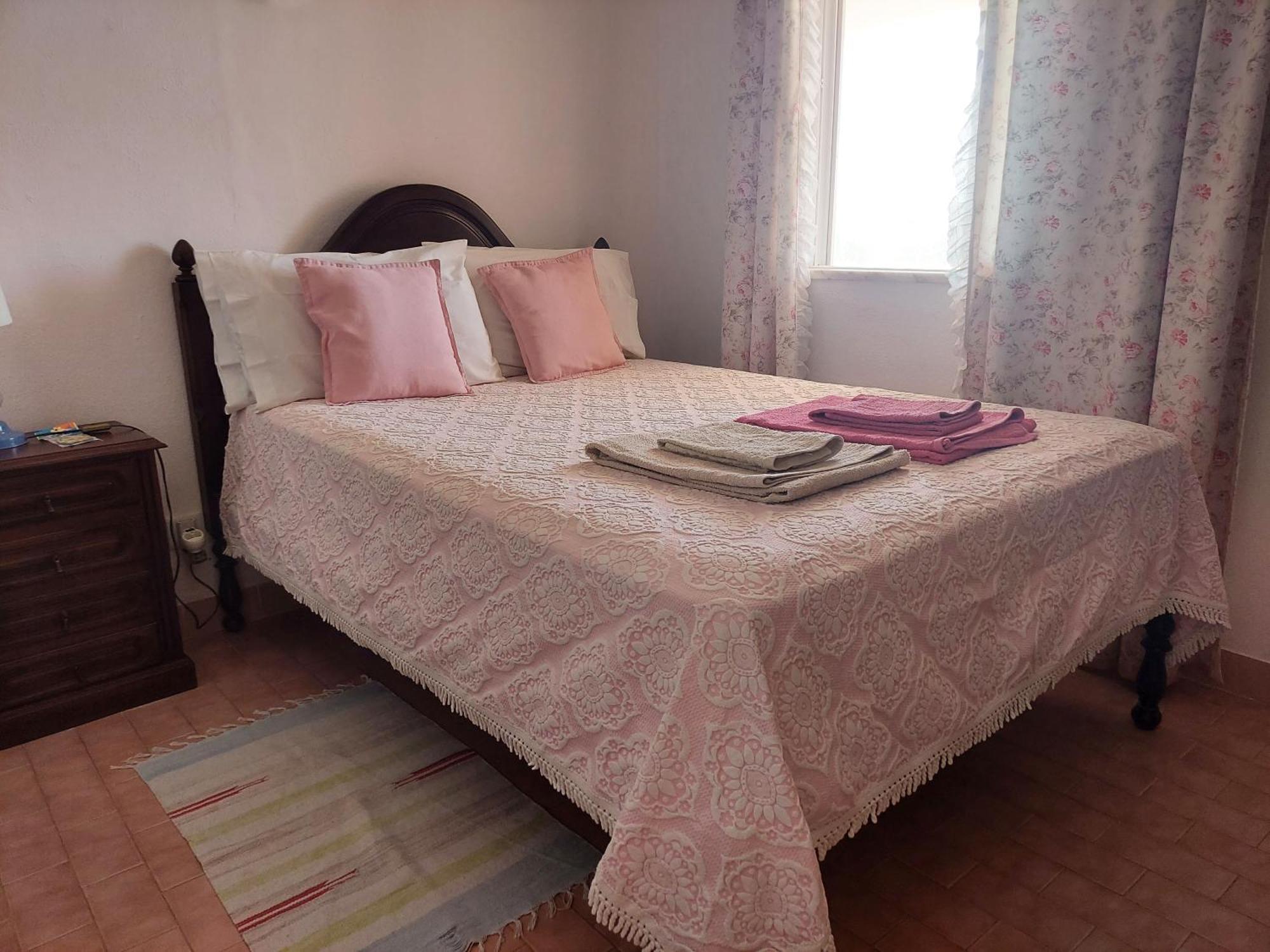 Hotel Vivenda Os Silvas à Odiáxere Chambre photo