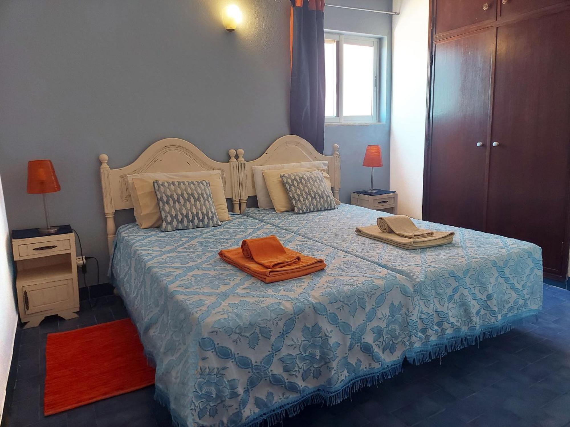 Hotel Vivenda Os Silvas à Odiáxere Chambre photo